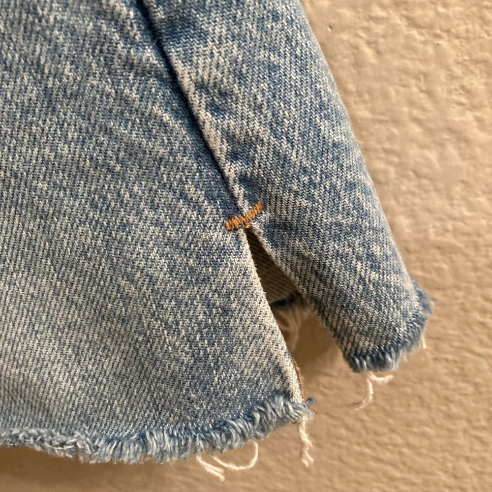 NWT: Madewell relaxed, distressed mid rise denim shorts, size 27 - Picture 9 of 12